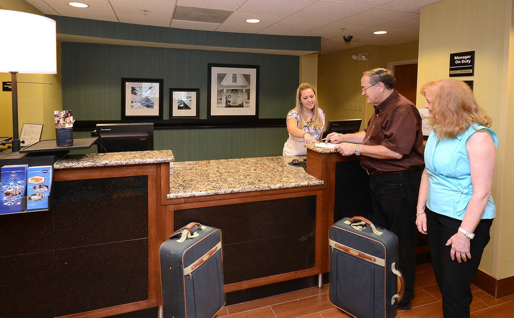 Hampton Inn Charlotte North Lake Norman Корнелиус Экстерьер фото